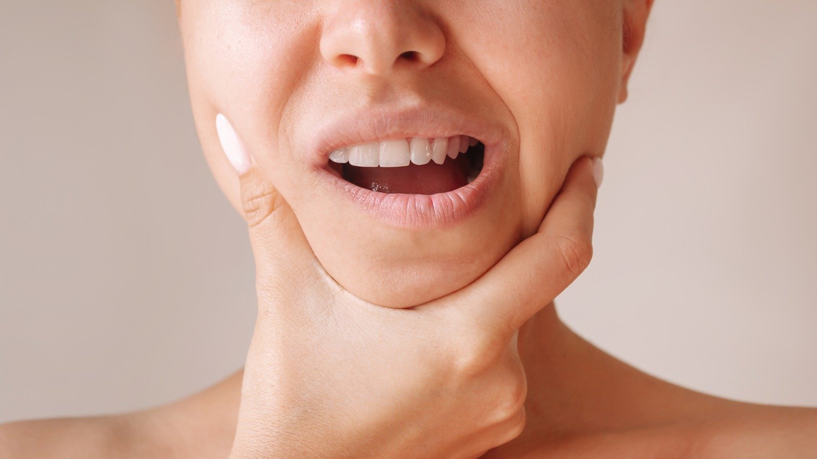 The Shape Of Your Jaw Has An Unexpected Effect On Your Sleep - Health Digest